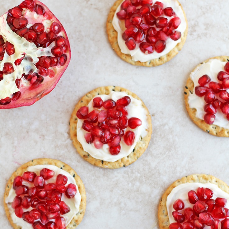Crackers-with-Cream-Cheese-and-Pomegranates