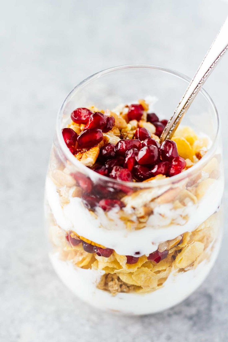 Pomegranate-Pecan-Breakfast-Parfait