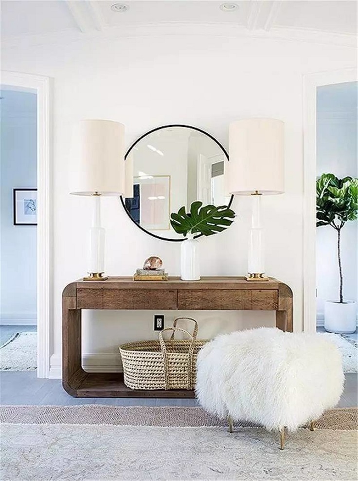 Small-Chic-Entryway