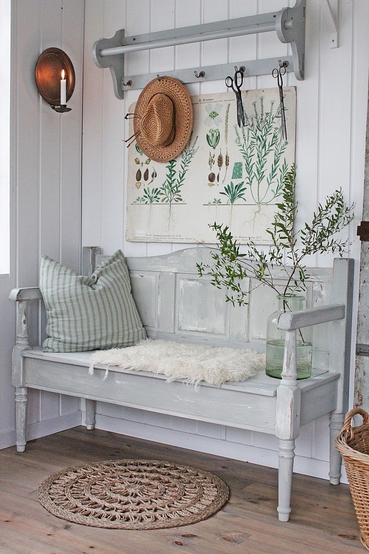 Vintage-Entryway