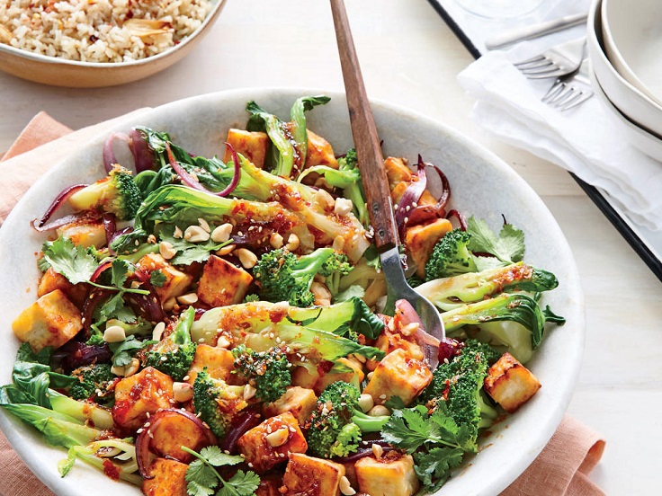 Seared-Tofu-with-Sweet-Chili-Sauce-and-Broccoli