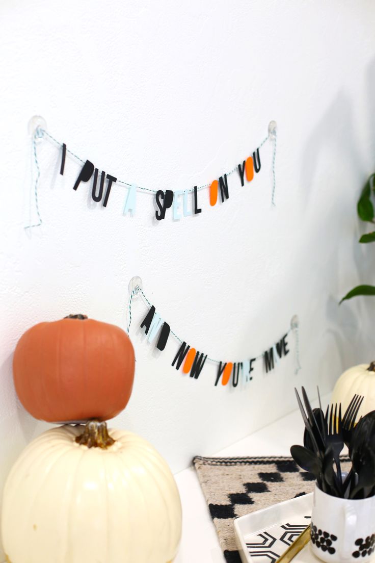 Halloween-Spell-Garland