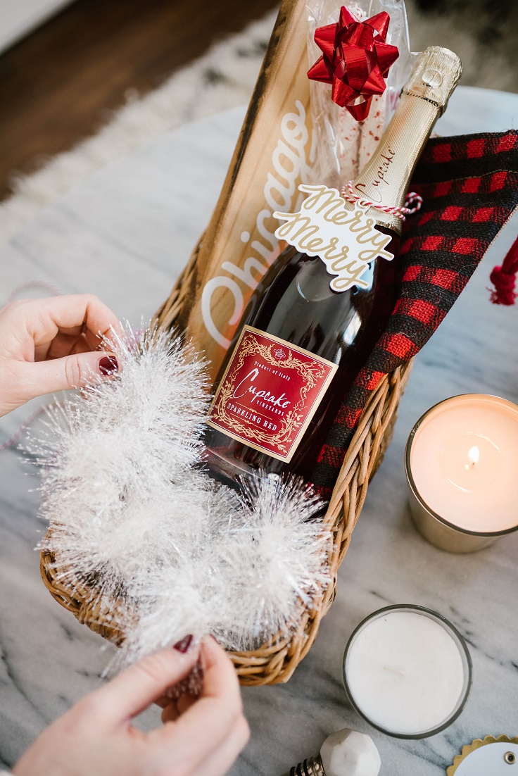 Gift-Basket-for-Wine-Lovers