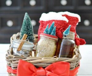 Top 10 DIY Gift Basket Ideas for Christmas