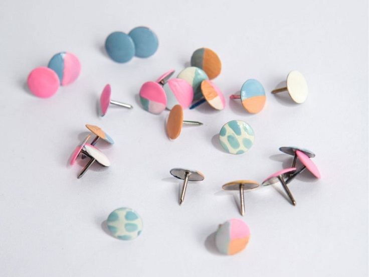 Colorful-Thumbtacks