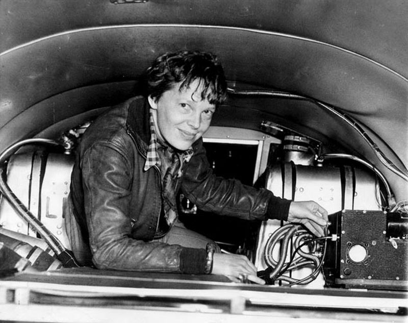 Amelia-Earhart Amelia-Earhart