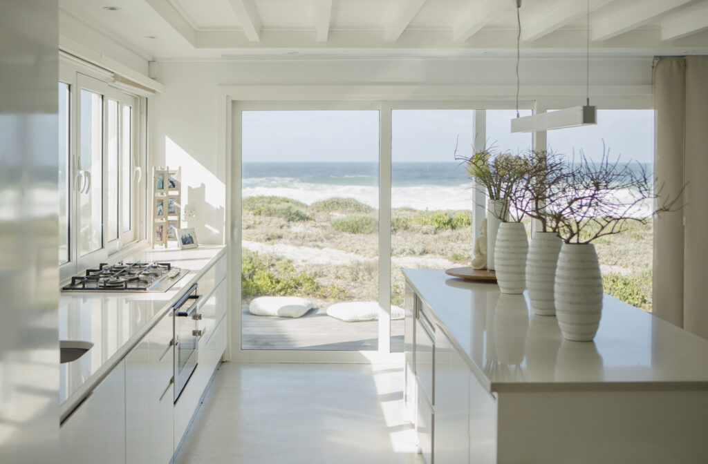 beach-house-interior-1024x672