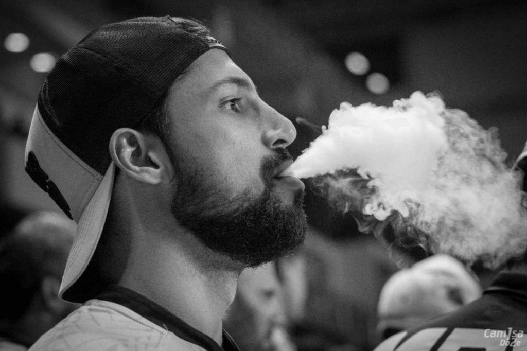 vaping-1024x682