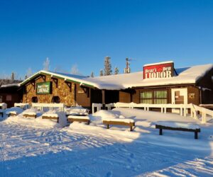 Top 5 Popular Food Stops in Alaska