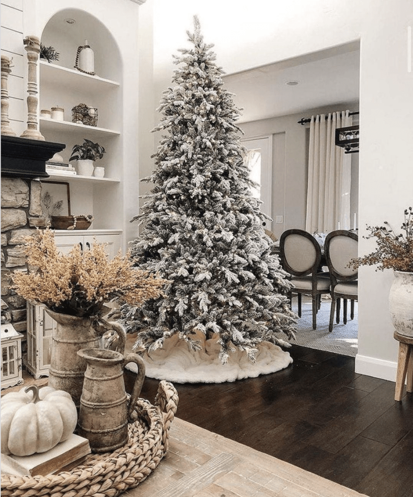 christmas-tree-with-fake-snow-850x1024