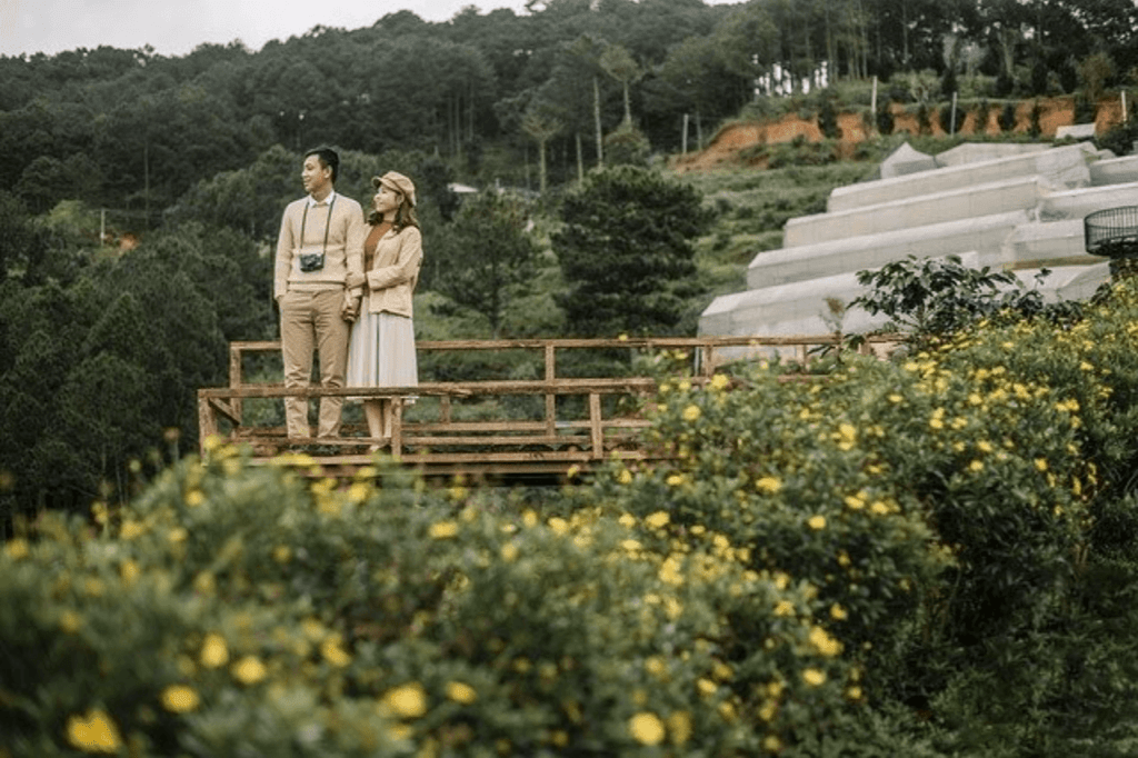 couple-garden-1024x682