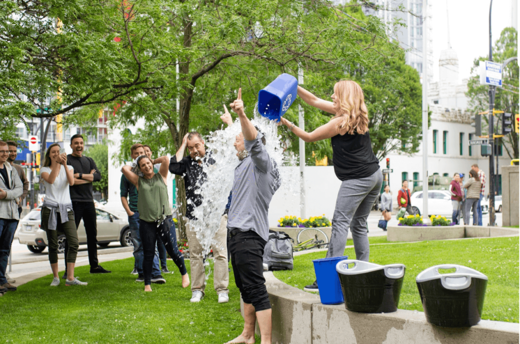 people-having-fun-1024x678