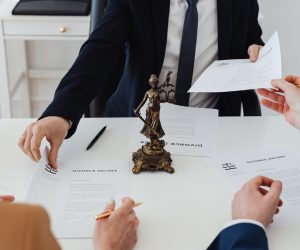 How To Make the Right Decision When Looking For A Lawyer
