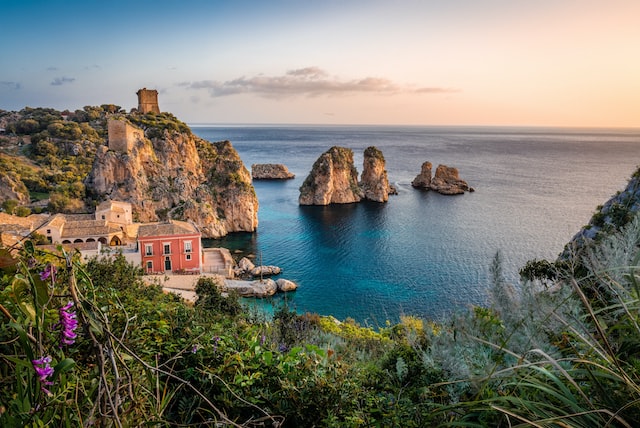 samuel-ferrara-uNvgvo2cs7k-unsplash samuel-ferrara-uNvgvo2cs7k-unsplash