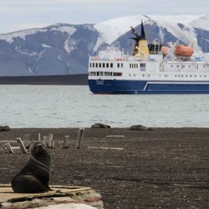 antarctica-gc93156000_640-300x300