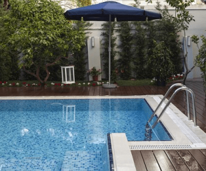Top 6 Tips for Keeping Your Pool Sparkling Clean