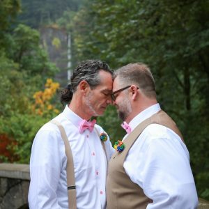 ashley-nicole-5XQdSCq8oak-unsplash-300x300