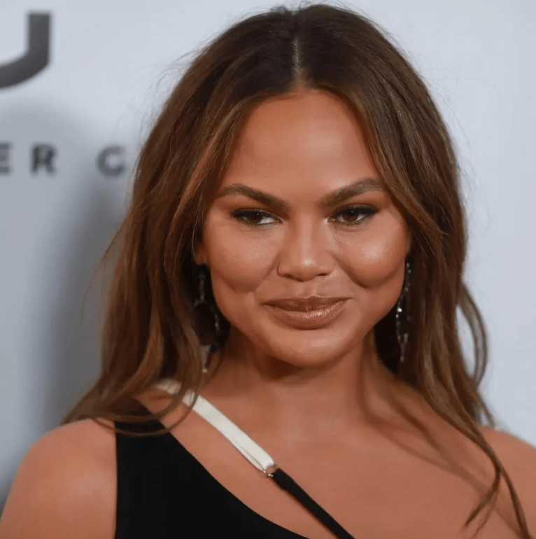 Chrissy-Teigen Chrissy-Teigen