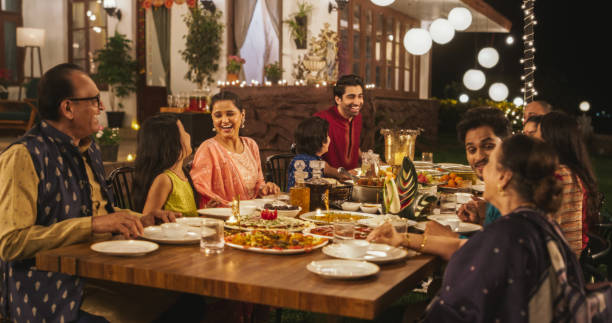 Organize The Perfect Holiday Gathering With These Tips