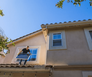 4 Benefits of Roof Replacement with Solar Panels