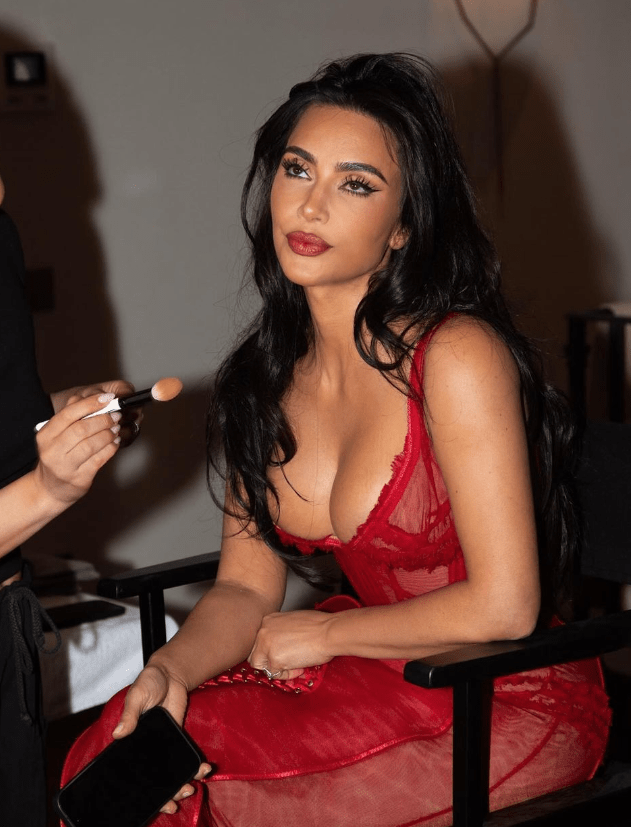 Kim-Kardashian Kim-Kardashian