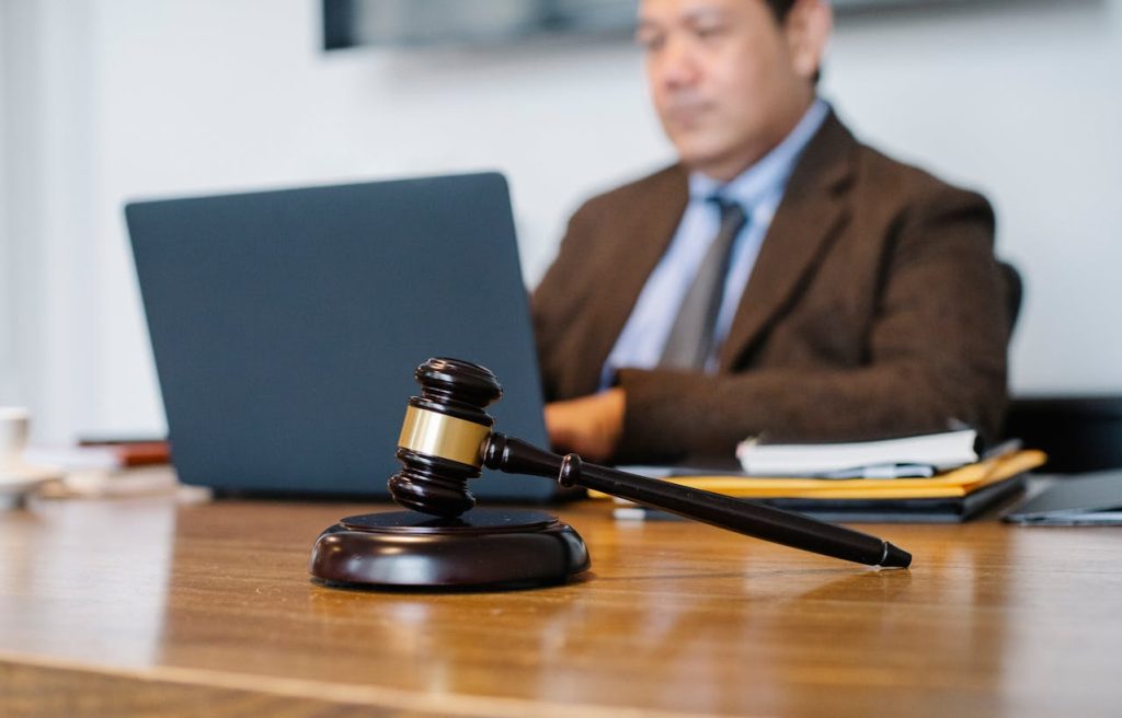 Lawyer-1024x656 Lawyer-1024x656