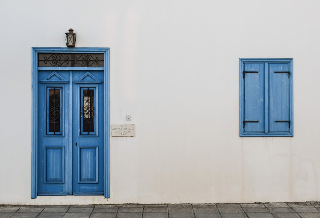 Door-1024x698 Door-1024x698