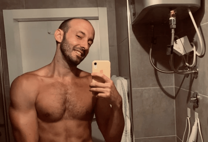 NakedGamer-1 NakedGamer-1