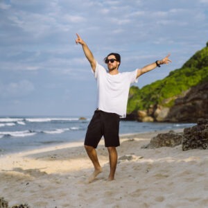 Men-on-Vacation-300x300 Men-on-Vacation-300x300