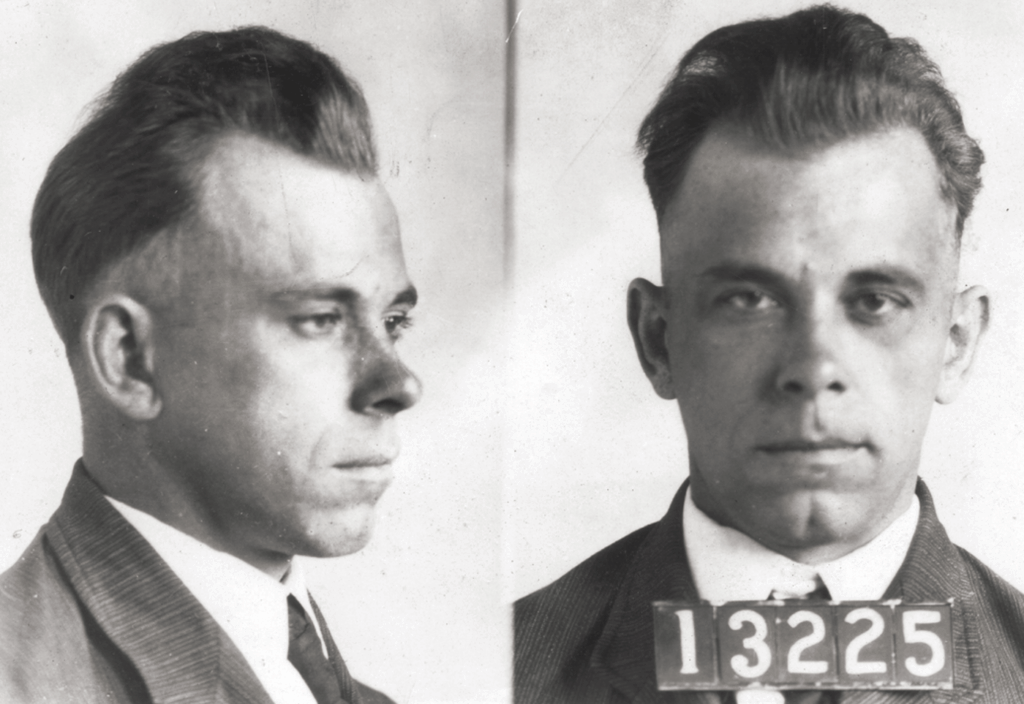 John-Dillinger-–-Americas-Notorious-Bank-Robber-1024x704 John-Dillinger-–-Americas-Notorious-Bank-Robber-1024x704